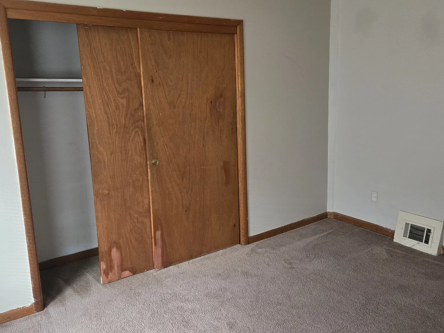 7 bed, 2200 sqft, $2,995 — Photo 4
