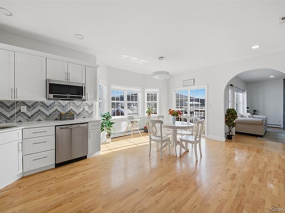 2nd image of 4 Picnic Woods Road