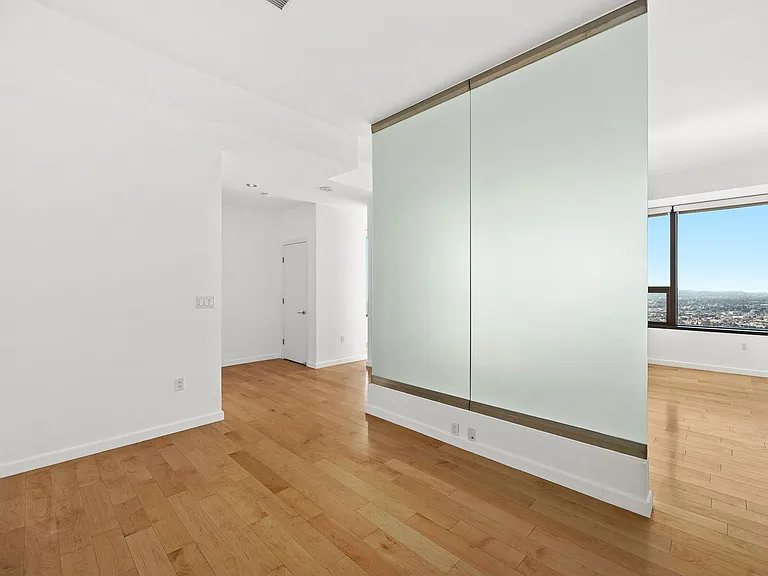 1100 Wilshire Blvd #3309 — Photo 19