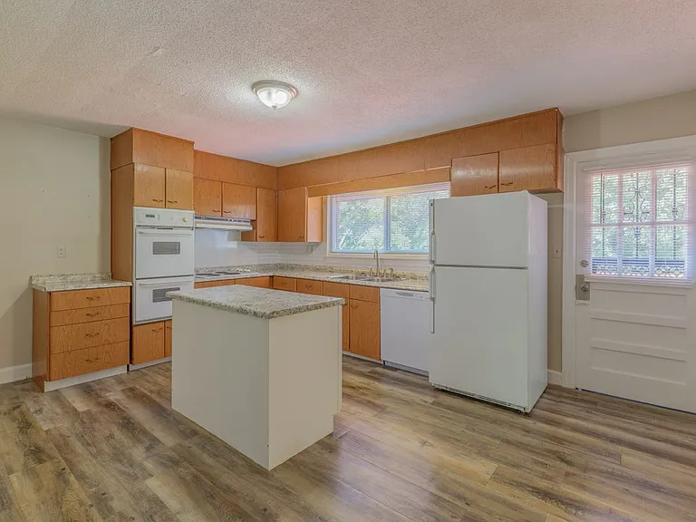 505 N Market St — Photo 15