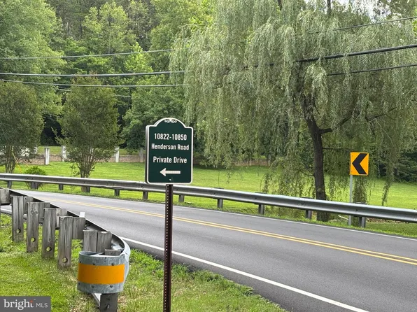 10834 Henderson Rd, Fairfax Station, VA 22039