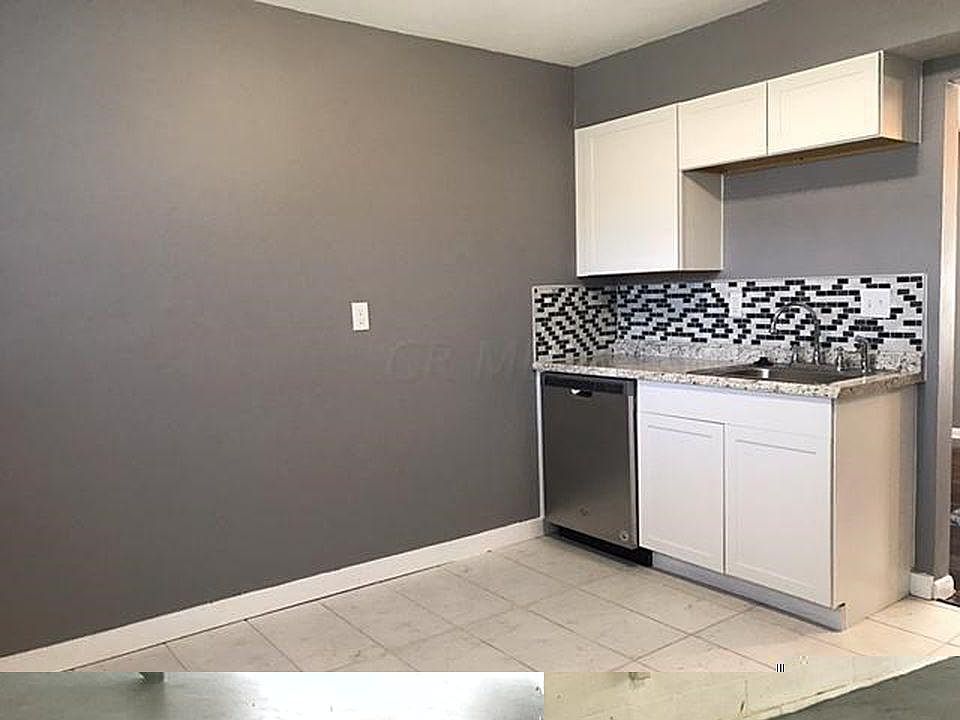 1st image of 1006 Loretta Ave