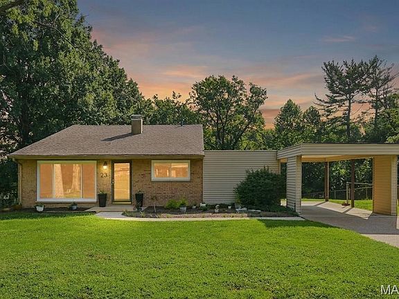2nd image of 23 Country Squire Ln