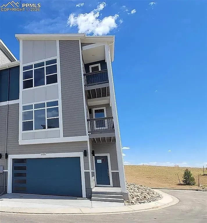 4 bed, 3.5 bath, 1997 sqft, $2,975 — Photo 1