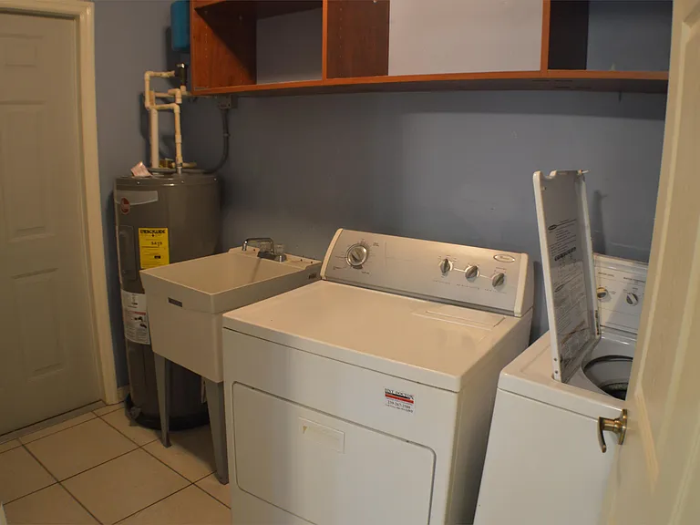 2925 Montclaire Ave #A — Photo 13