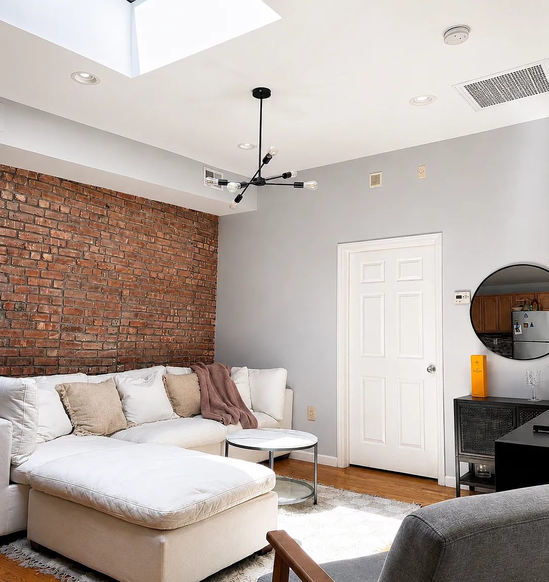 2 bed, 1100 sqft, $4,795 — Photo 3