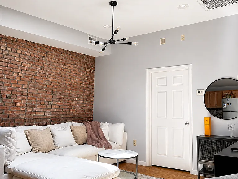635 Bloomfield St #2 — Photo 3