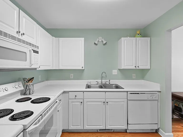 2803 Sterling Park Dr — Photo 6