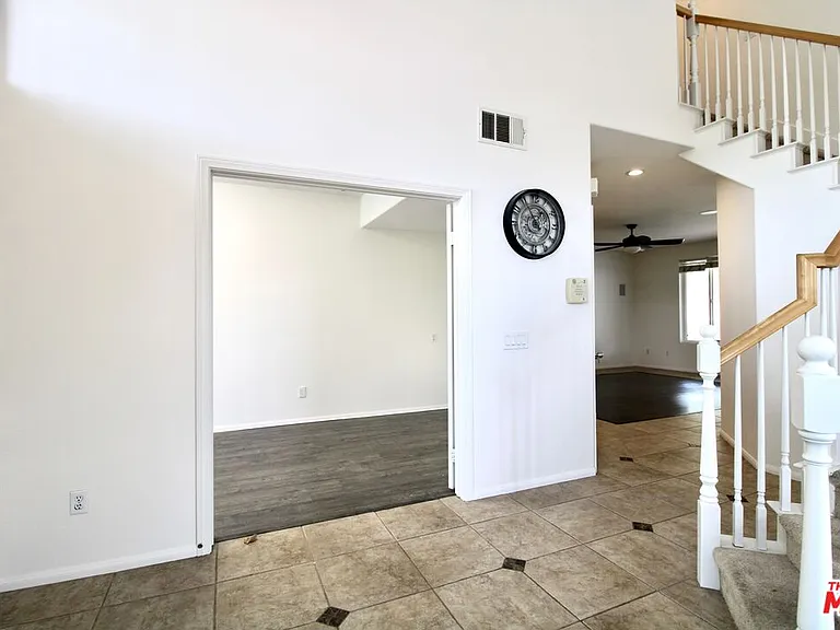 1124 Acapulco Ave — Photo 5