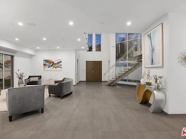 6379 Colgate Ave — Photo 23