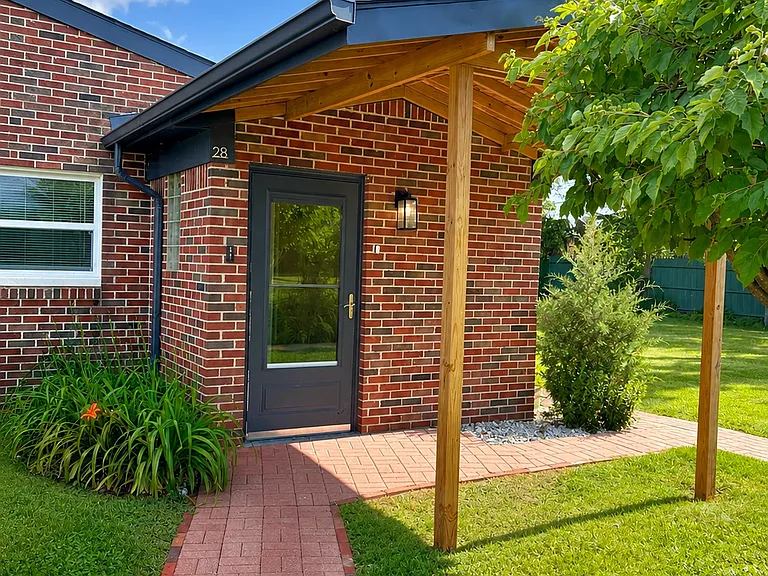 2BR / BA Entrance
