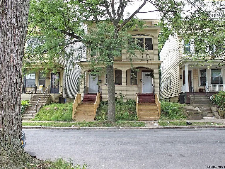 12 Kent St #2 — Photo 1