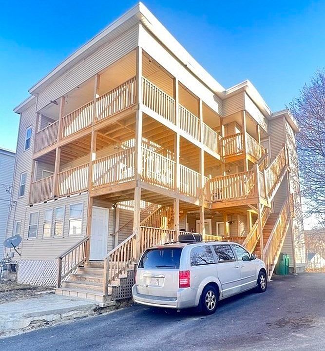 1st image of 105 Clarendon St