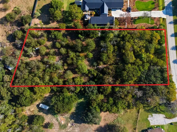 888 Lillian Rd, Mansfield, TX 76063