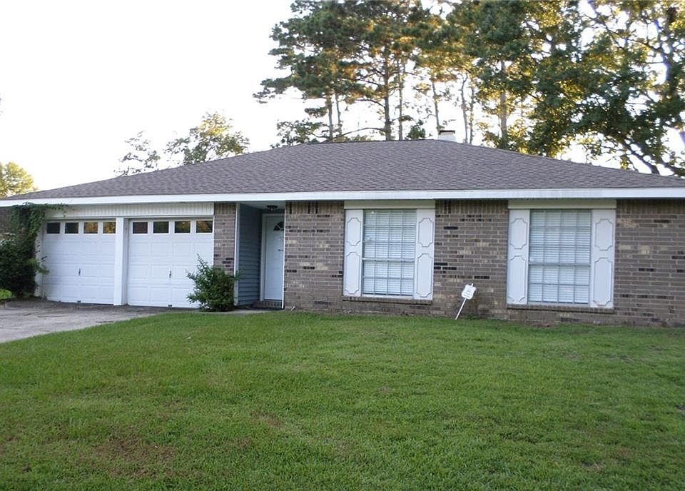 1st image of 415 S Ridge Dr