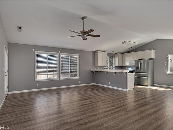 3rd image of 365 Yarrow Dr