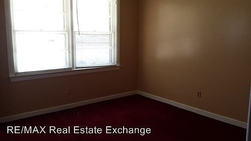5th image of 1102 E 10th St