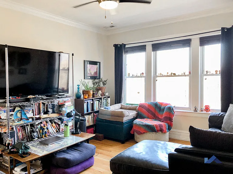 3563 W Henderson St — Photo 1