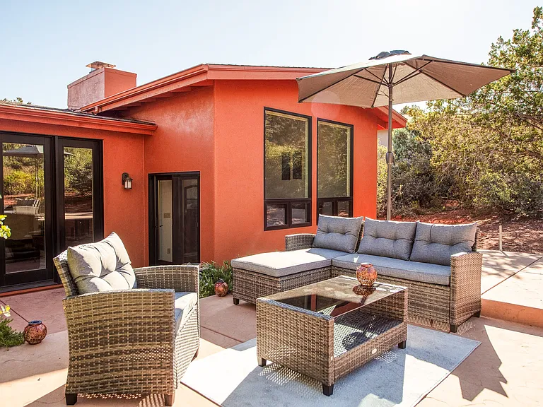 1135 Rodeo Rd — Photo 11