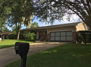 17 Hermosa Dr, Eustis, FL 32726