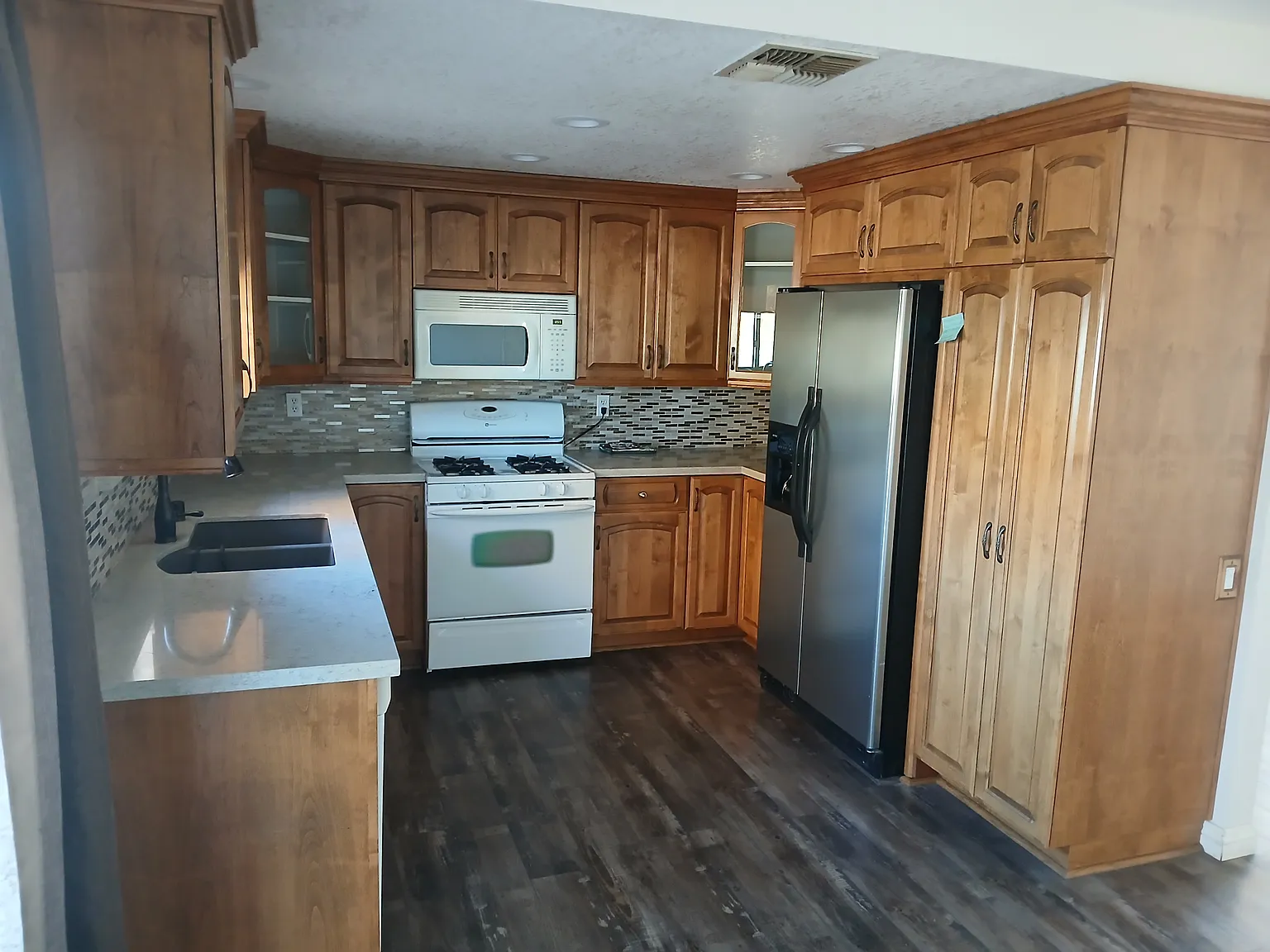 3 bed, 1092 sqft, $2,750 — Photo 3