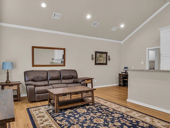 3rd image of 691 Park St