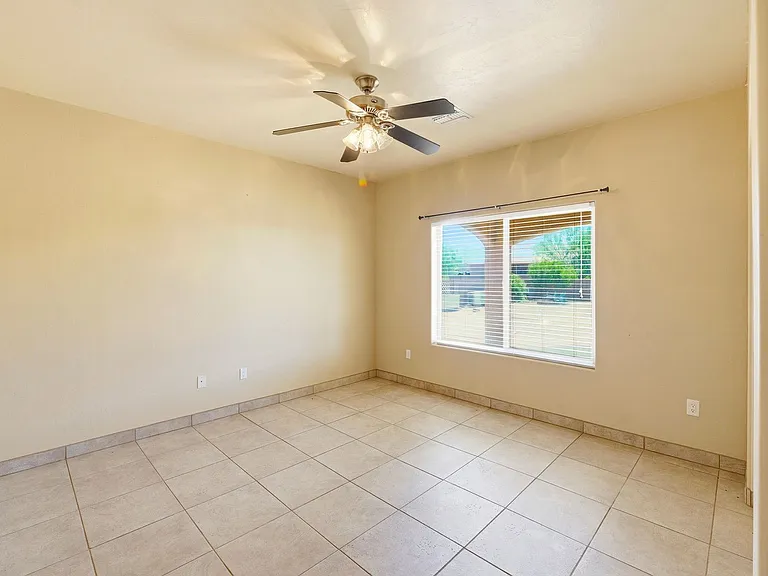 4212 S Hackberry Dr — Photo 30