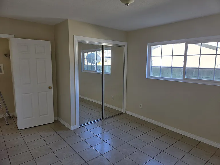 1545 Plaza Del Amo #B — Photo 10