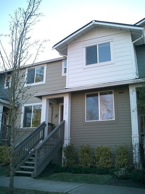 1st image of 12313 NE 109th Pl