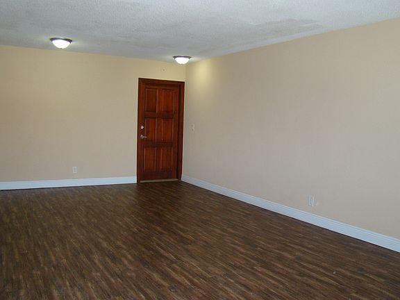 4th image of 1931 NE 51st St APT 21