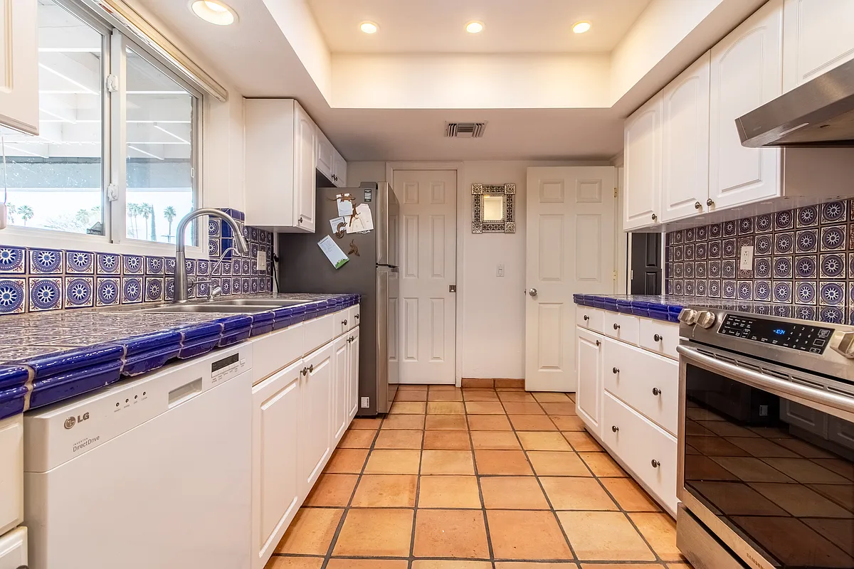 Building Photo - 3752 E Calle Guaymas
