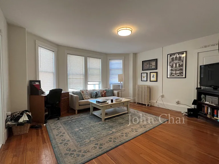 83 Harvard St #4 — Photo 4