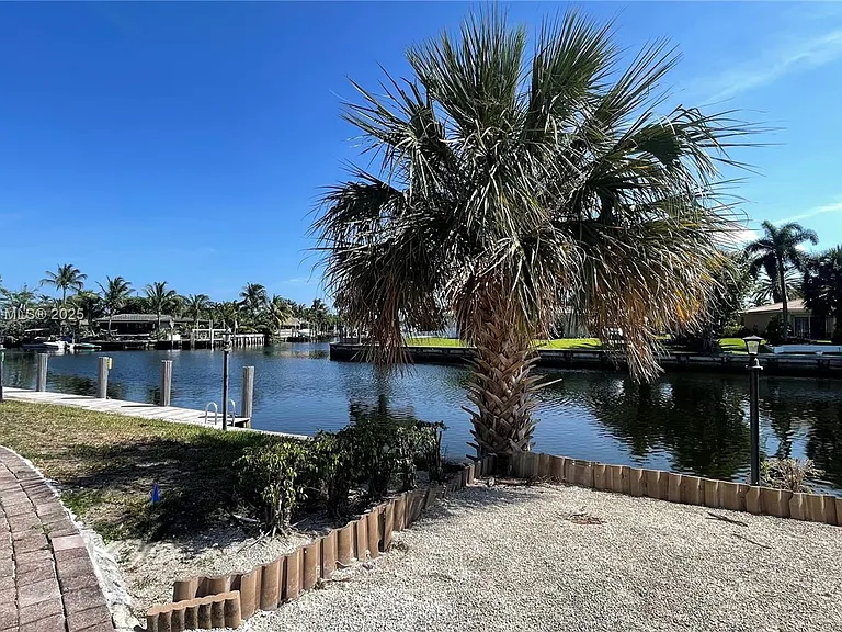 840 Pine Dr #103 — Photo 28