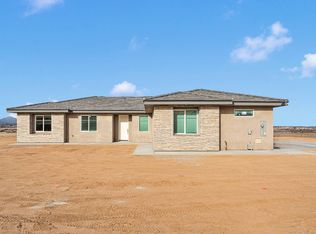 9534 Iroquois Ave, Apple Valley, CA 92308