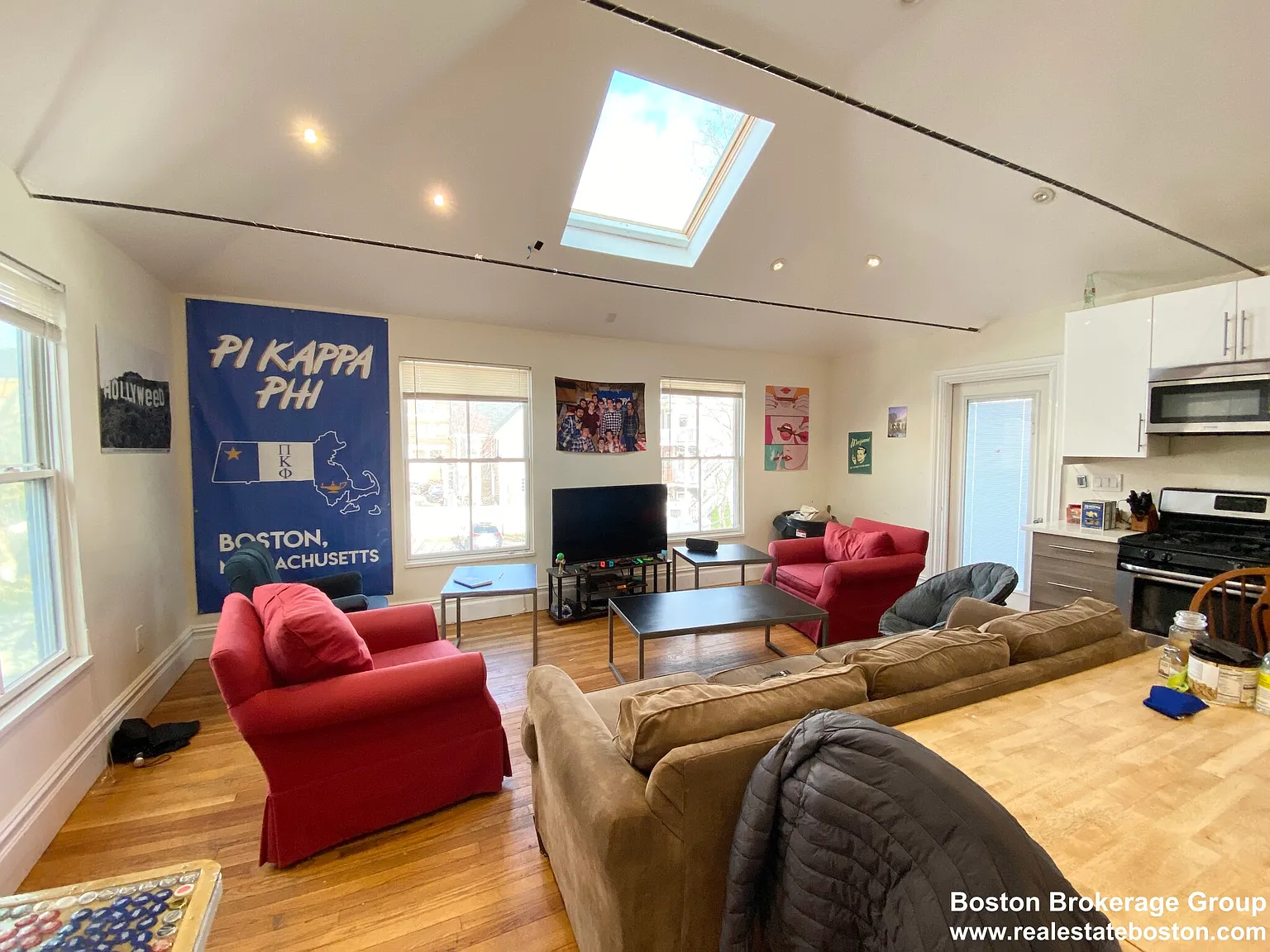 6 bed, 3.0 bath, $5,000 — Photo 2