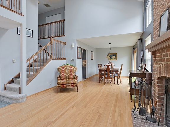 4th image of 2329 County Farm Ln