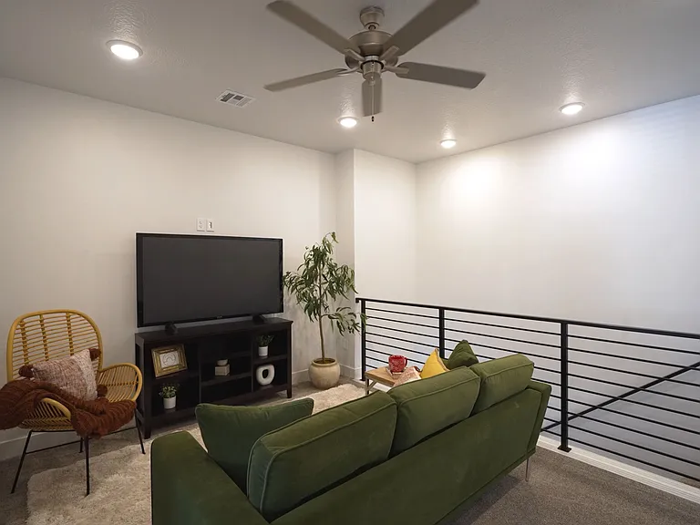 227 N 2180 W — Photo 10