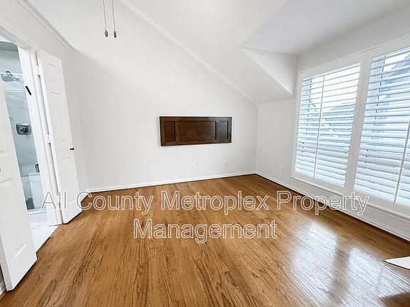 5th image of 6015 Willow Wood Ln