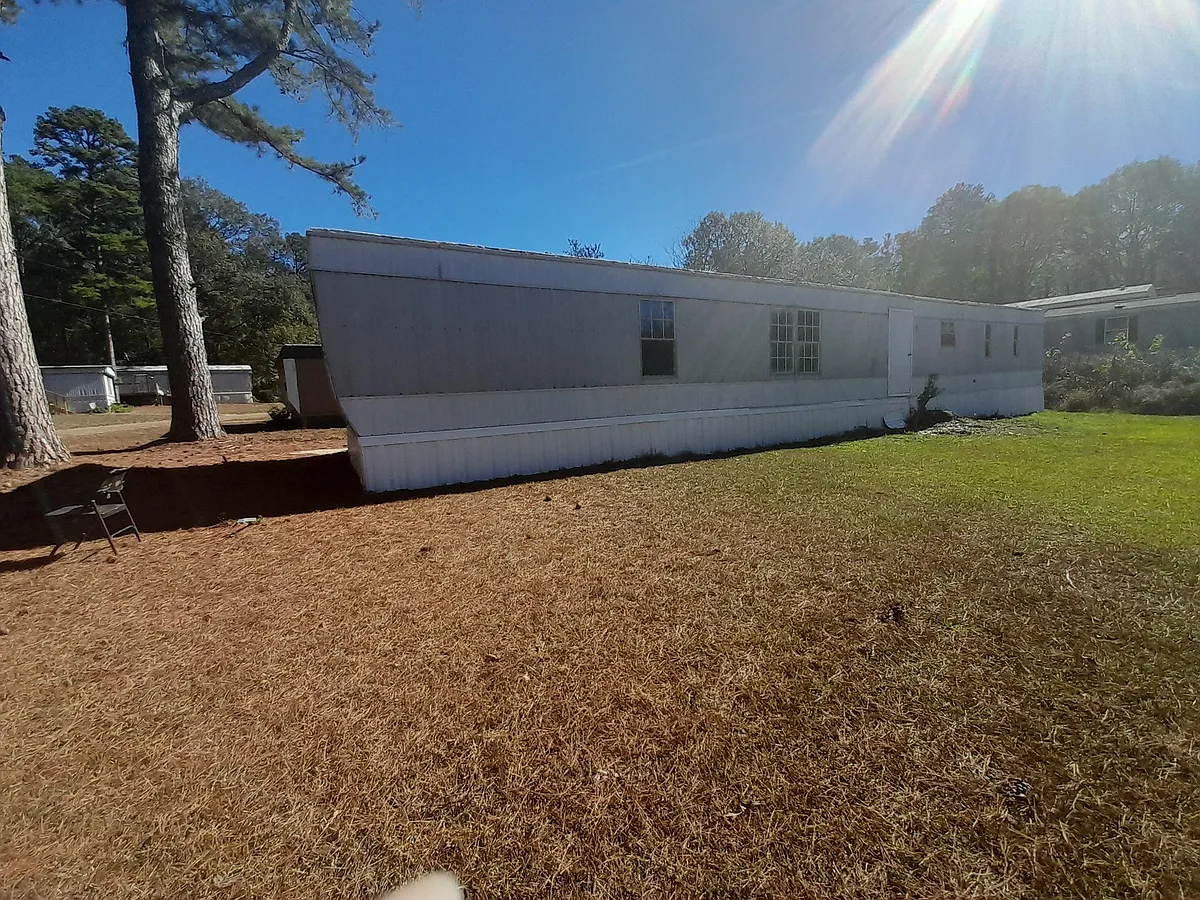 Photo 2 of 10 - 6016 Glade Rd #20A - Anniston, AL Building Photo - 6016 Glade Rd #20A
