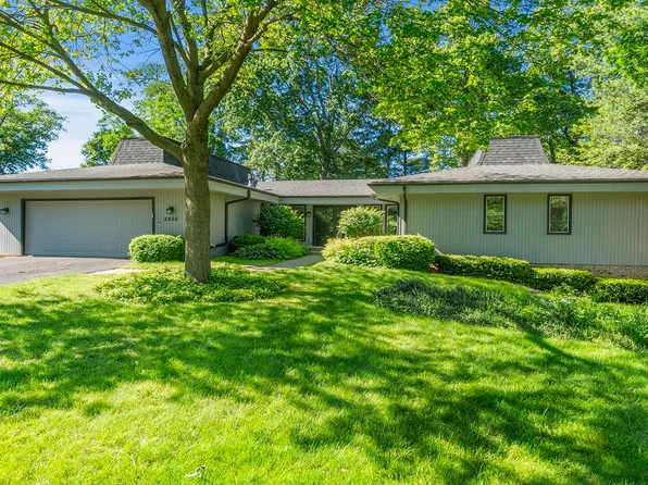 5806 Knollwood Rd, Rockford, IL 61107