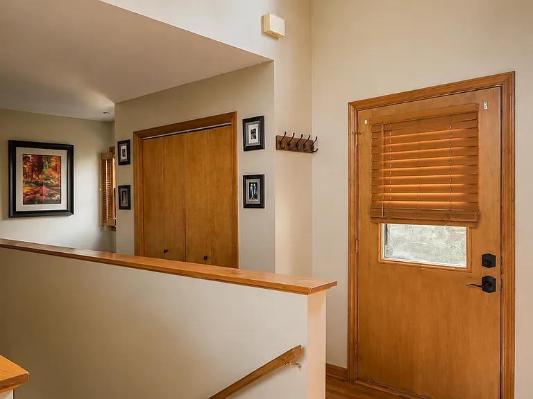 252 McGuffey Ridge Rd — Photo 2