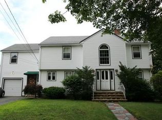 6 Lincoln Rd, Peabody, MA 01960