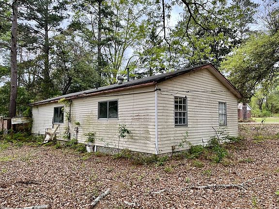 4th image of 231 Holley St