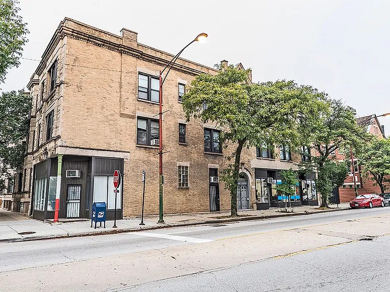 722 S Racine — Photo 34