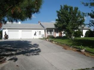 795 Bullfrog Rd, Gettysburg, PA 17325