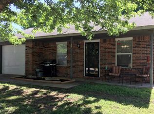 84 N James St, Farmington, AR 72730