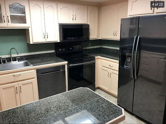 4th image of 1033 Crestview Dr APT 114