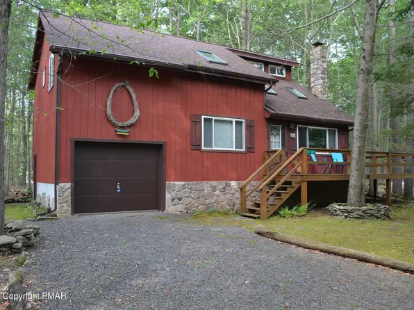 7137 Winnebago Dr, Pocono Lake, PA 18347