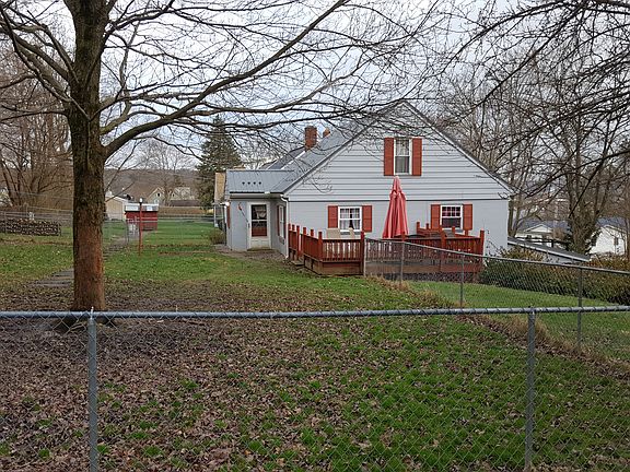4th image of 644 Dickson Pl