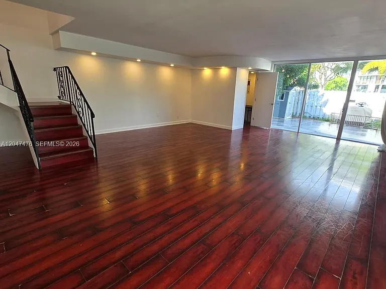 926 NE 27th Ave #926 — Photo 8